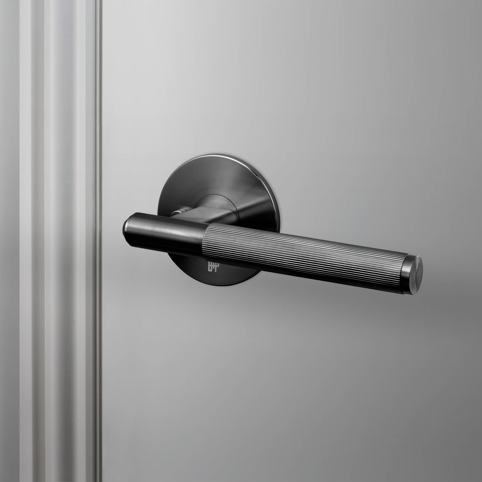 DOOR HANDLE SET / PRIVACY / LINEAR