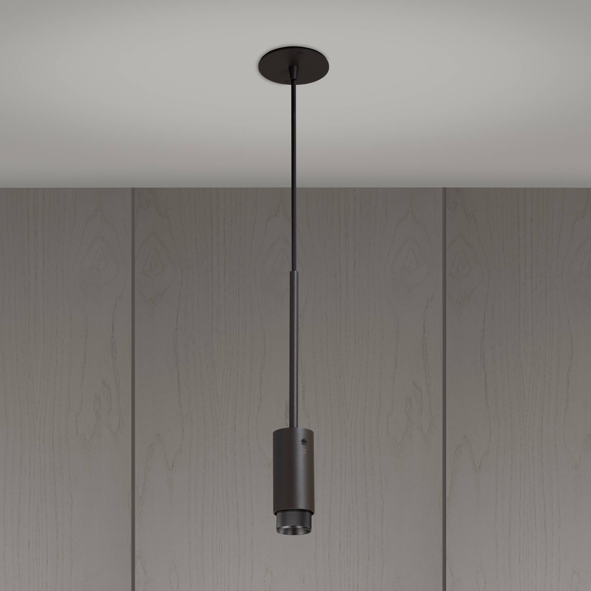 EXHAUST PENDANT / CROSS / GRAPHITE
