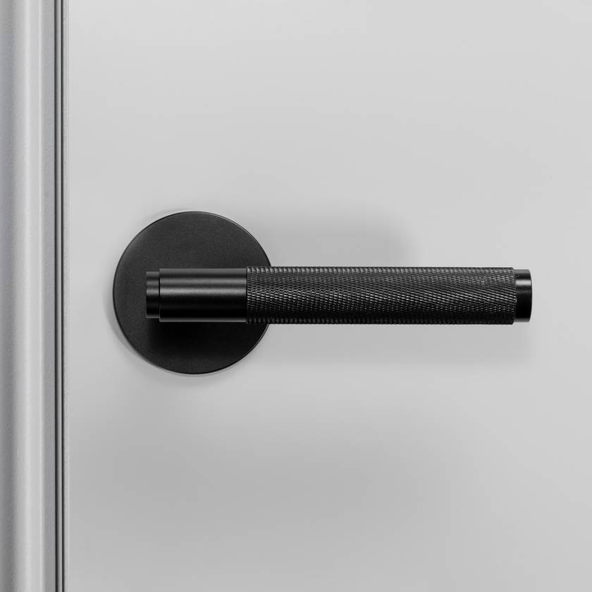DOOR HANDLE / PASSAGE / CROSS