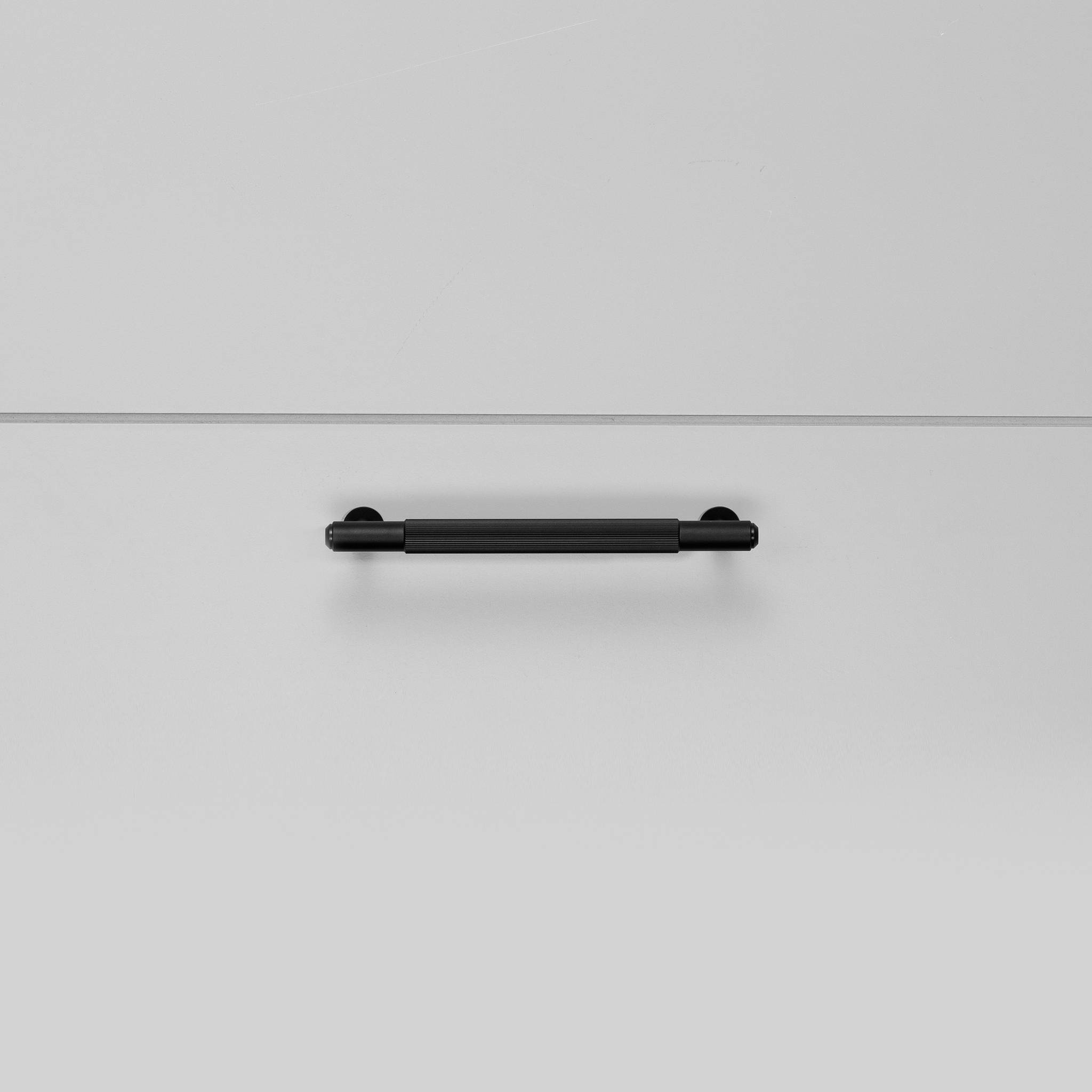PULL BAR / LINEAR